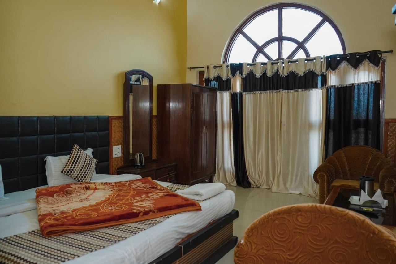 Himalaya Mount View Resort Каусани Екстериор снимка