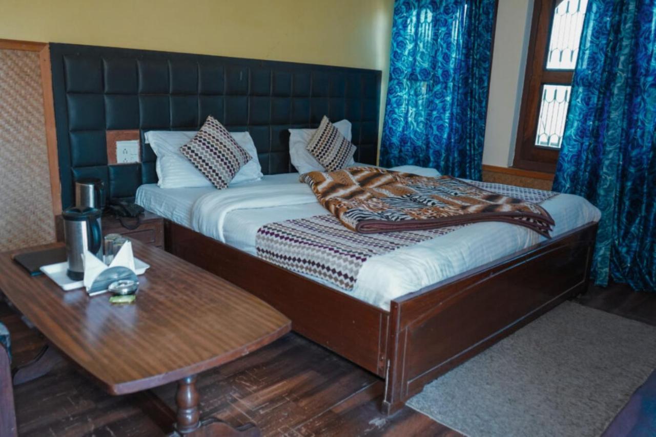 Himalaya Mount View Resort Каусани Екстериор снимка