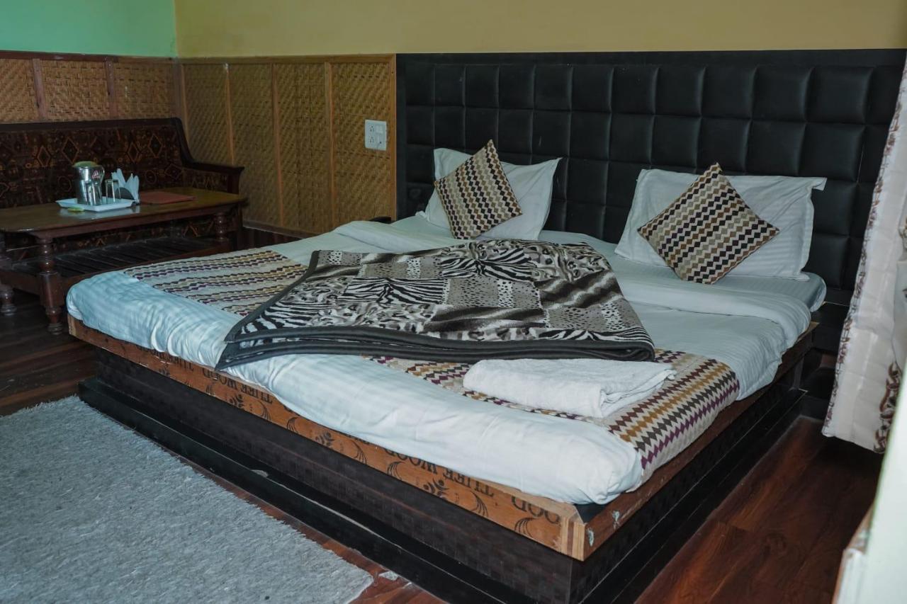 Himalaya Mount View Resort Каусани Екстериор снимка