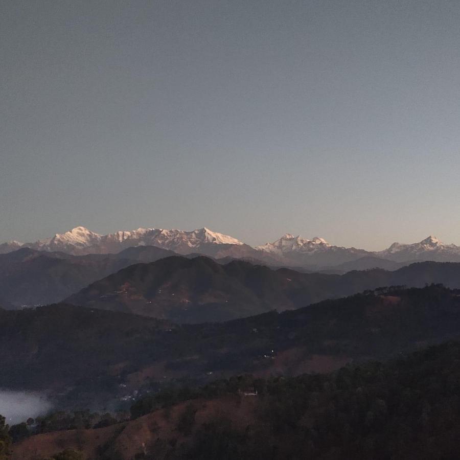 Himalaya Mount View Resort Каусани Екстериор снимка